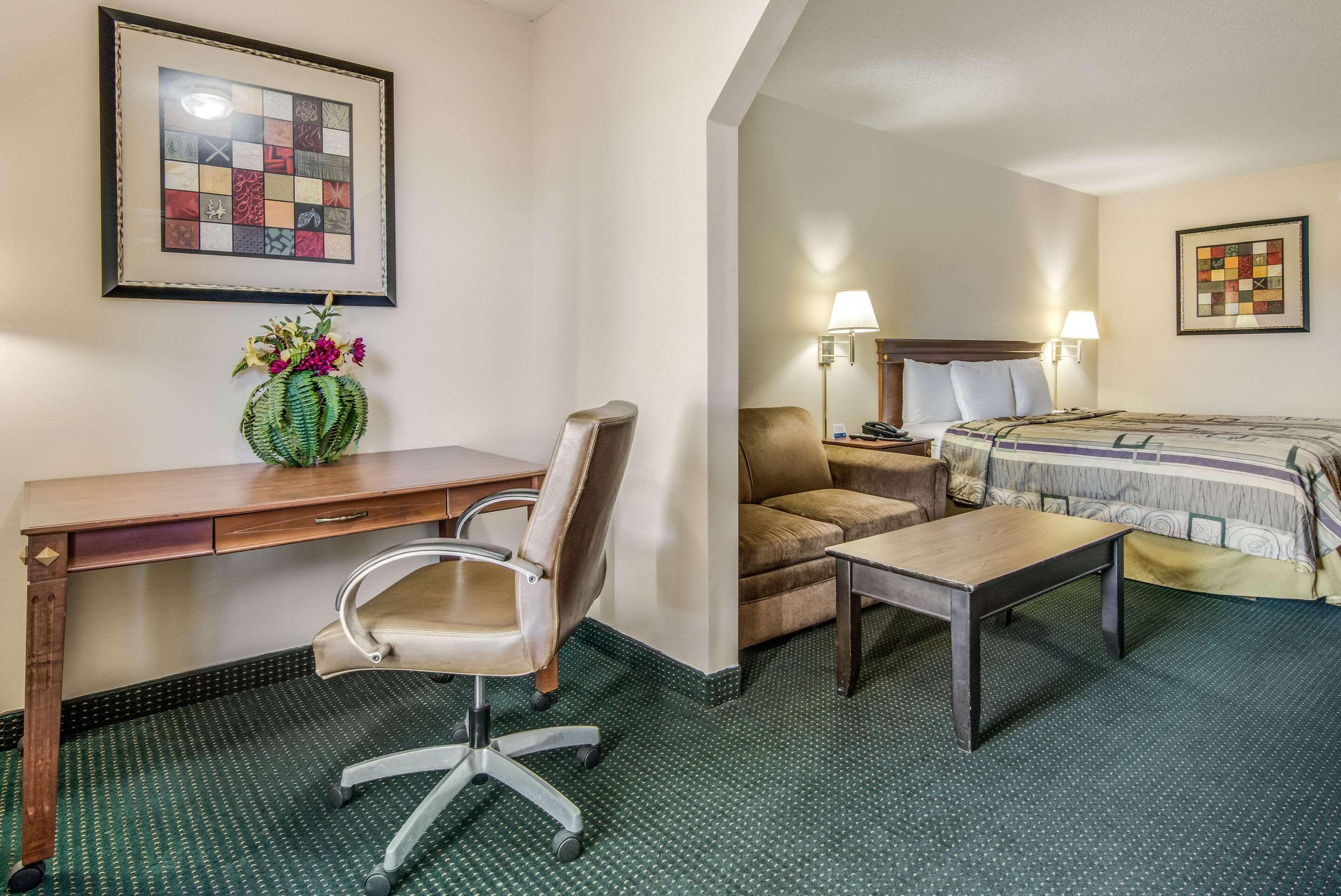 Rodeway Inn & Suites Dublin Exterior foto